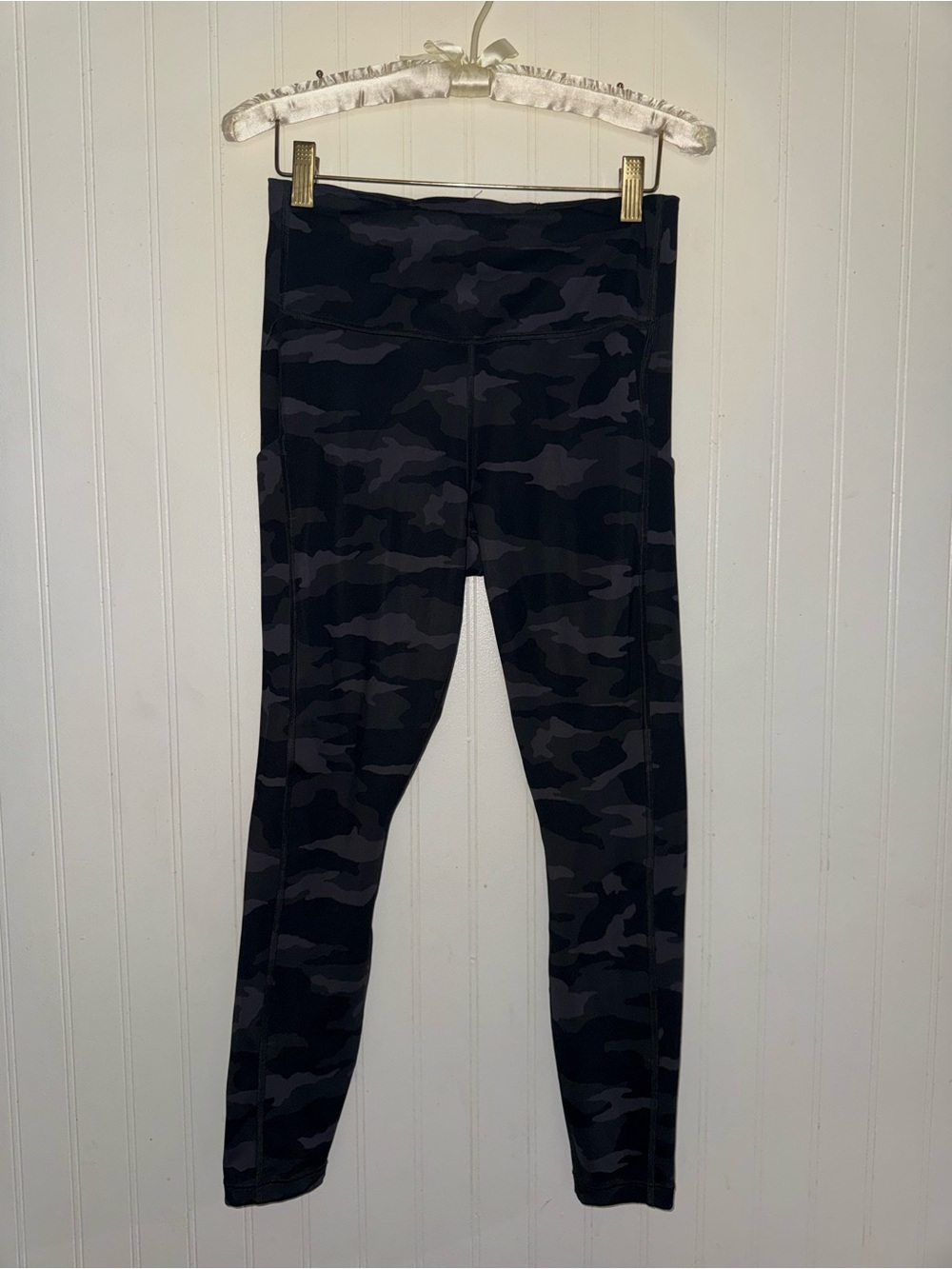 Athleta Kids Black & Gray Camo Performance Leggings